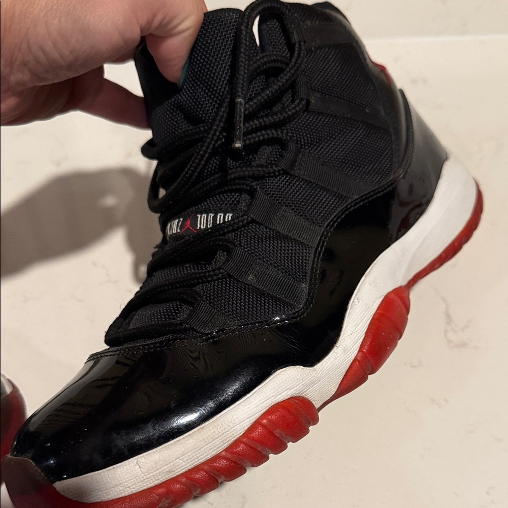 Jordan 11’s high top (Bred) - Picture 5 of 14